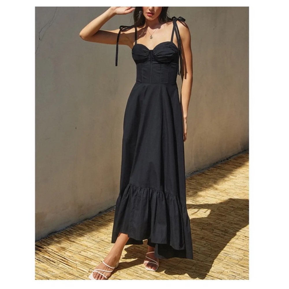Elegant Black Maxi Dress